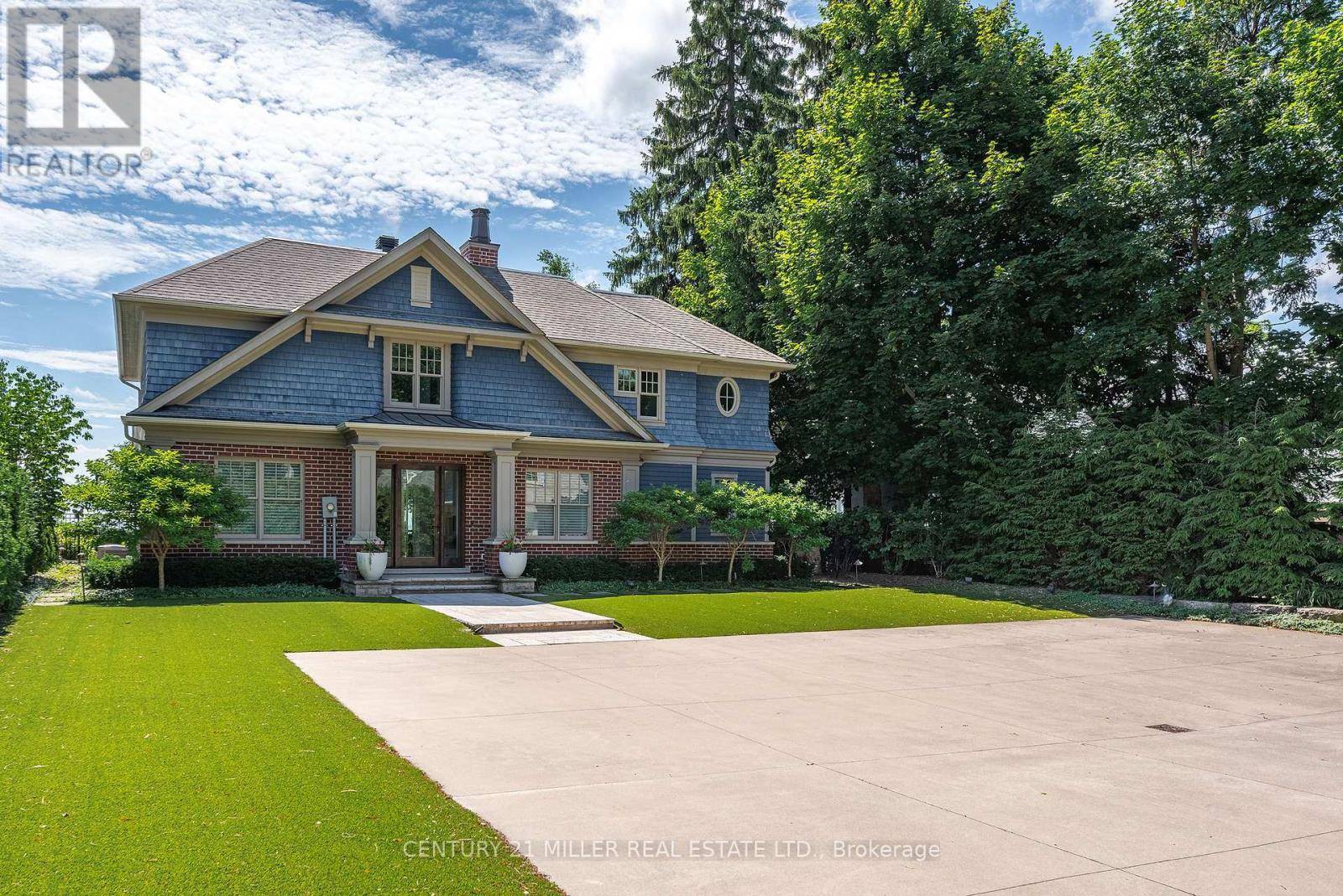 Oakville (oo Old Oakville), ON L6J3Z4,6 CHARTWELL ROAD
