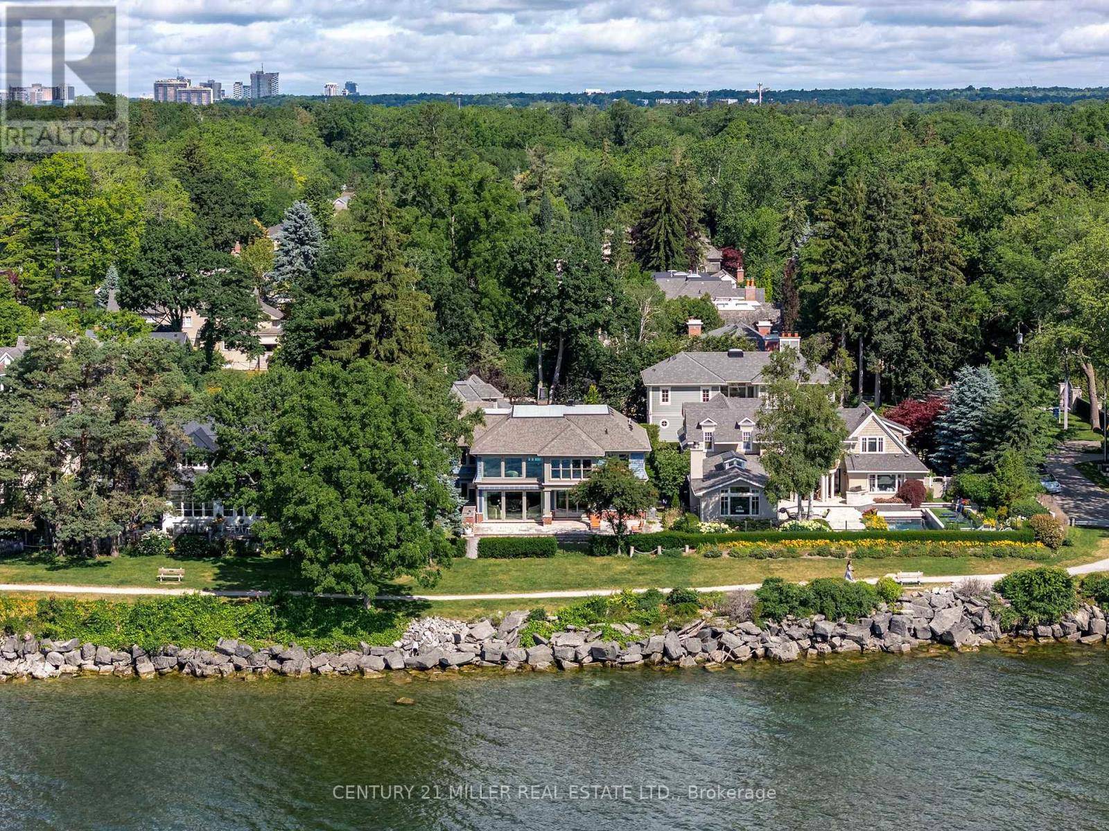 Oakville (oo Old Oakville), ON L6J3Z4,6 CHARTWELL ROAD