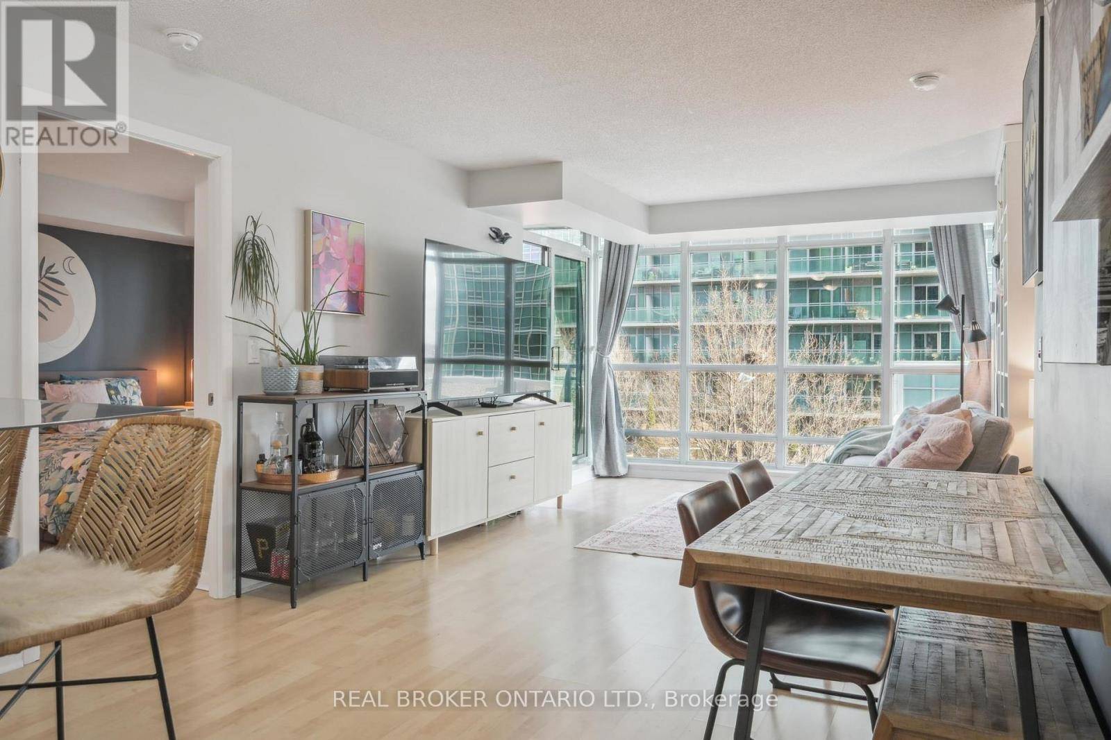 Toronto (mimico), ON M8Y0A1,185 Legion RD North #608