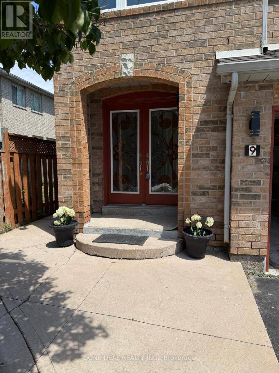 Brampton (brampton West), ON L6X4P5,9 Goldberry CT #22