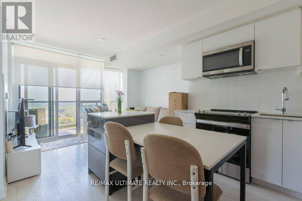 Toronto (brookhaven-amesbury), ON M6L0A6,1461 Lawrence AVE West #2001