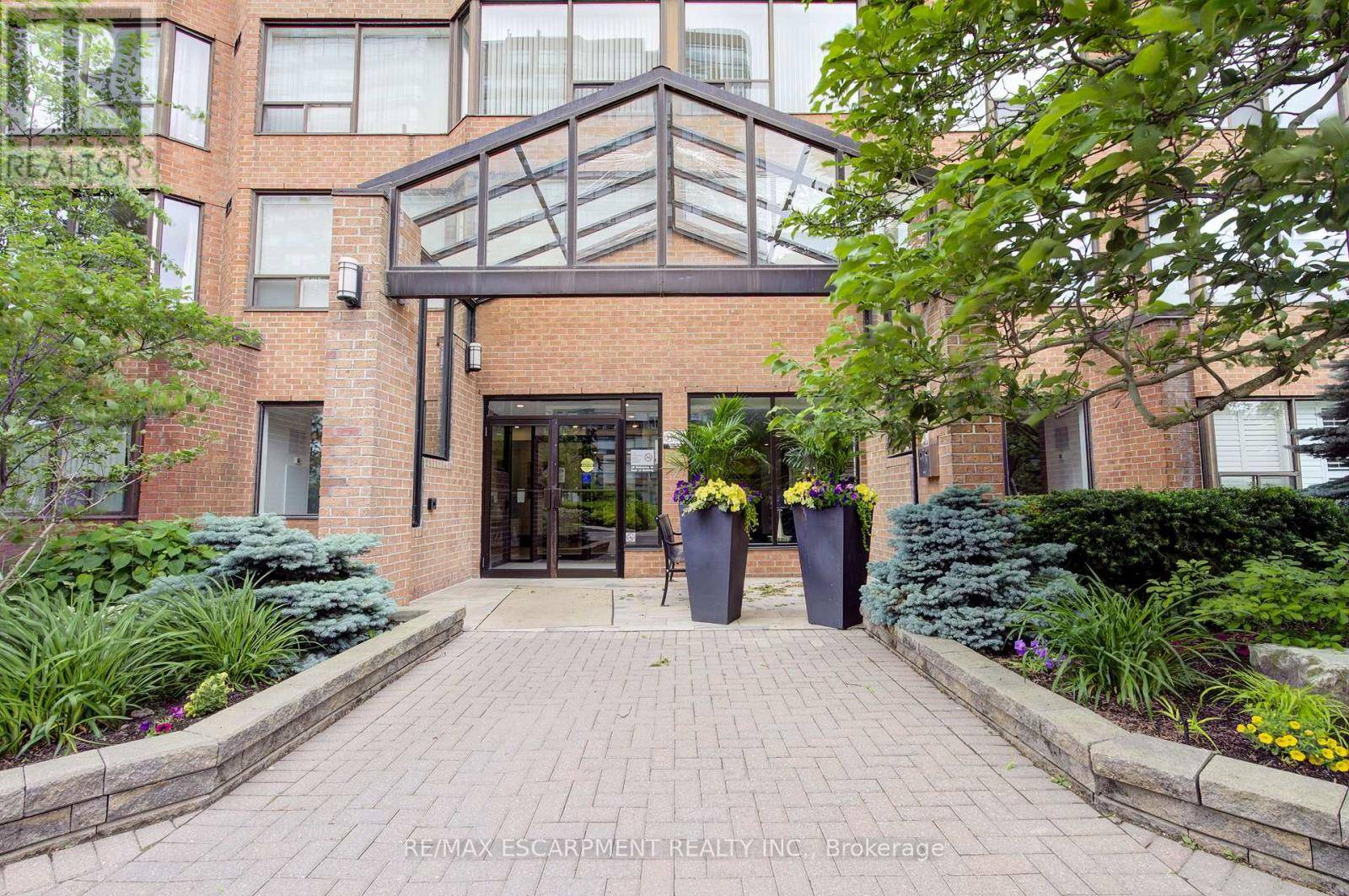 Burlington (brant), ON L7S2J3,1270 Maple Crossing BLVD #306