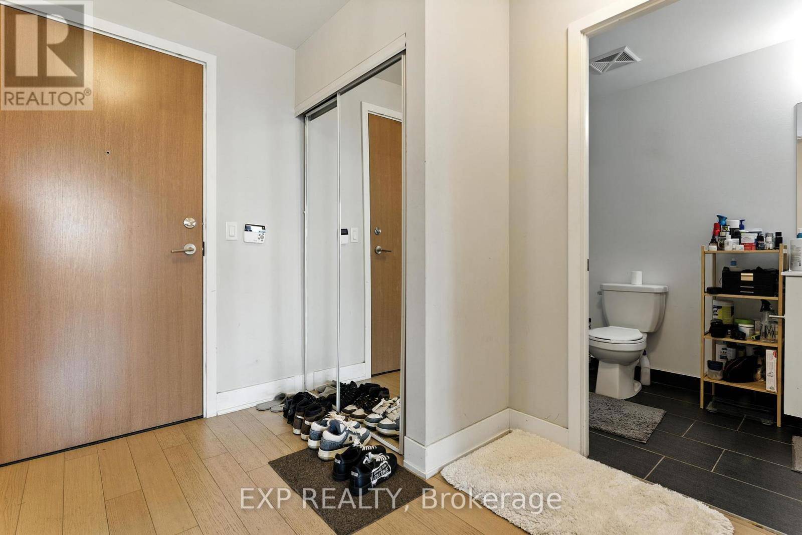 Toronto (mimico), ON M8V0C7,20 Shore Breeze DR #3003
