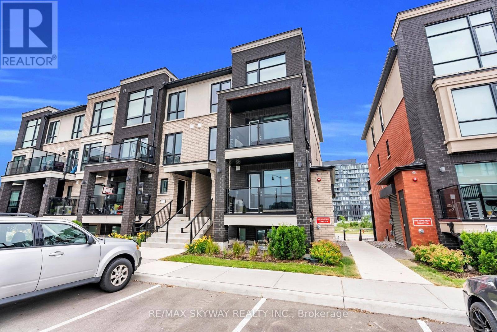 Brampton (northwest Brampton), ON L7A5L2,185 Veterans DR #16