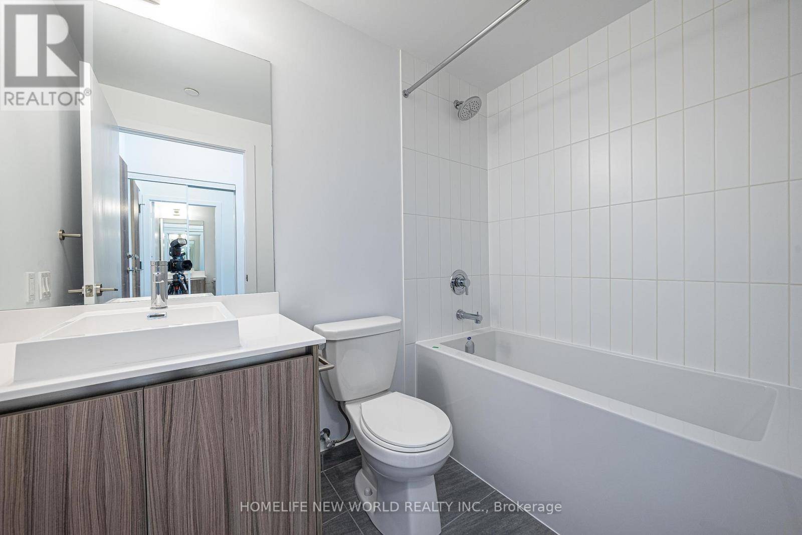 Toronto (mimico), ON M8Y0C7,251 Manitoba ST #828