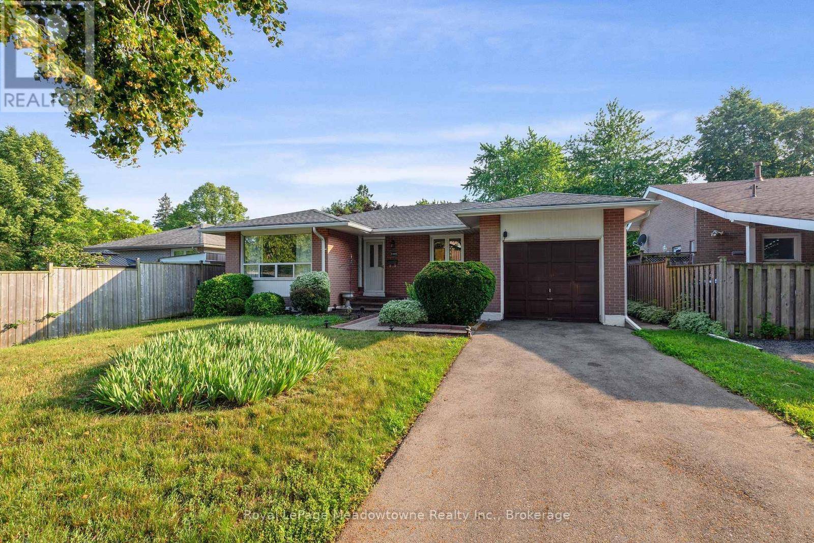 Mississauga (clarkson), ON L5J3N4,1460 THETFORD COURT