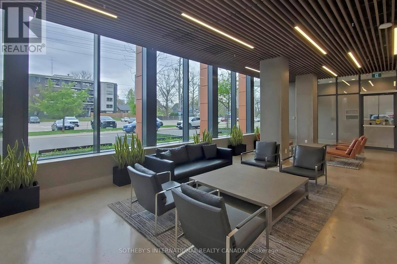 Burlington (brant), ON L7S0A5,500 Brock AVE #707
