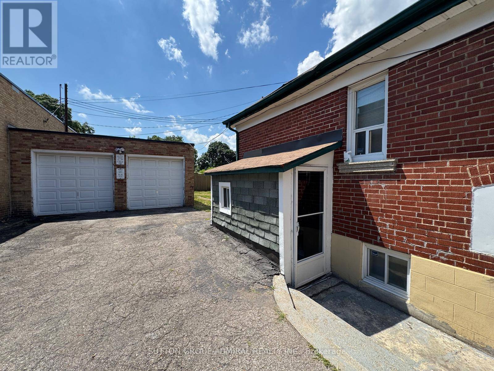 Toronto (alderwood), ON M8W3V5,618 Brown's Line #Basement