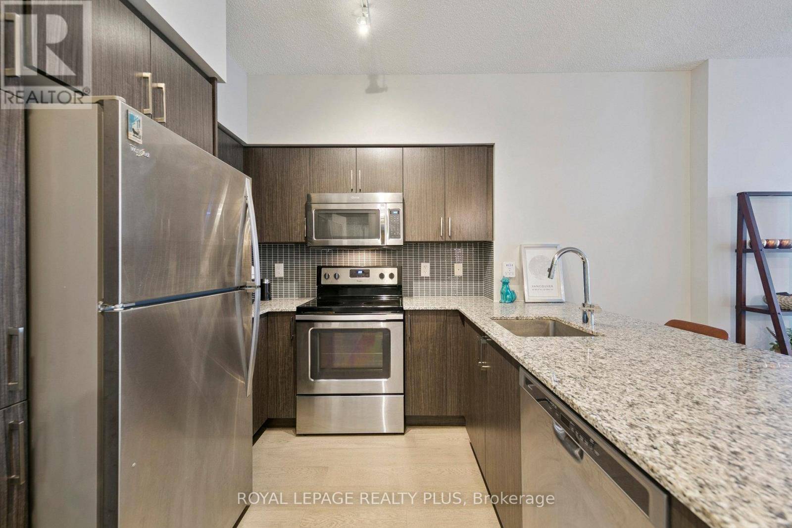Oakville (qe Queen Elizabeth), ON L6K0J1,65 Speers RD #406