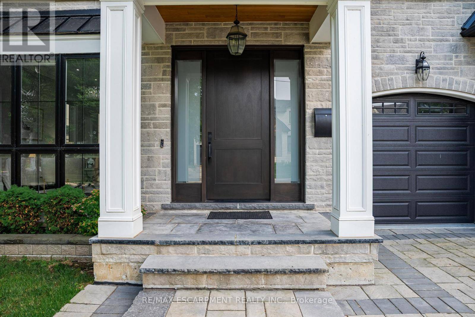 Mississauga (mineola), ON L5G4B4,1368 KENMUIR AVENUE
