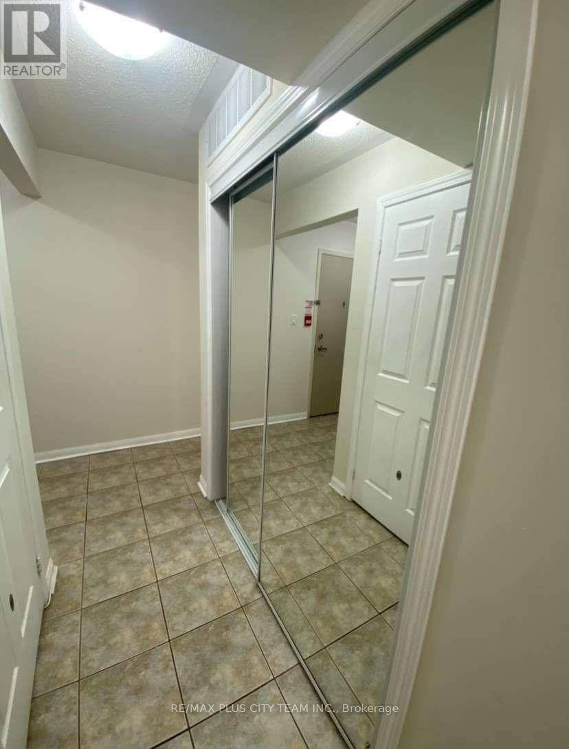 Mississauga (cooksville), ON L5B0B5,625 Dundas ST #5