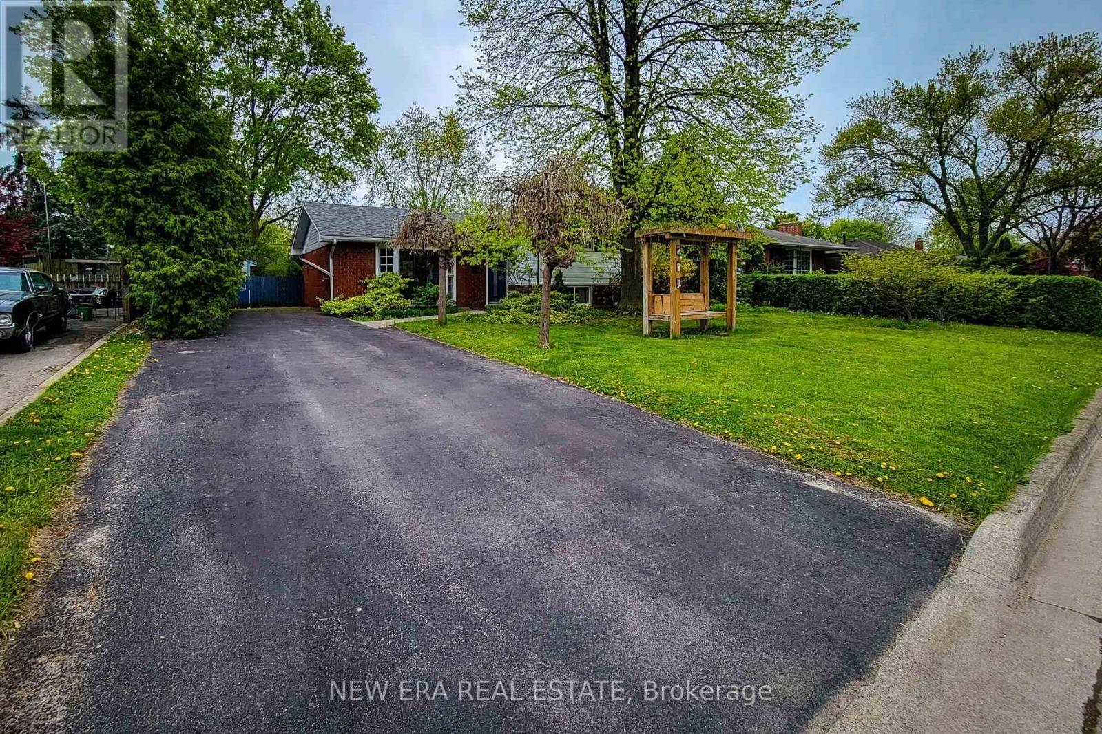 Burlington (appleby), ON L7L3M1,5322 WINDERMERE DRIVE