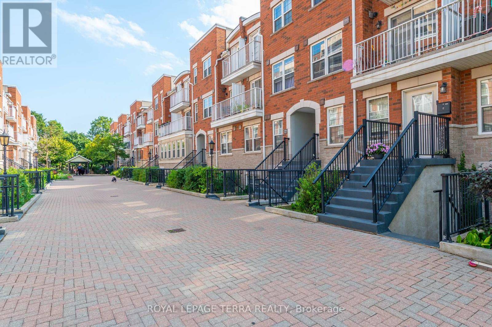 Toronto (york University Heights), ON M3J1K7,37 Four Winds DR #24