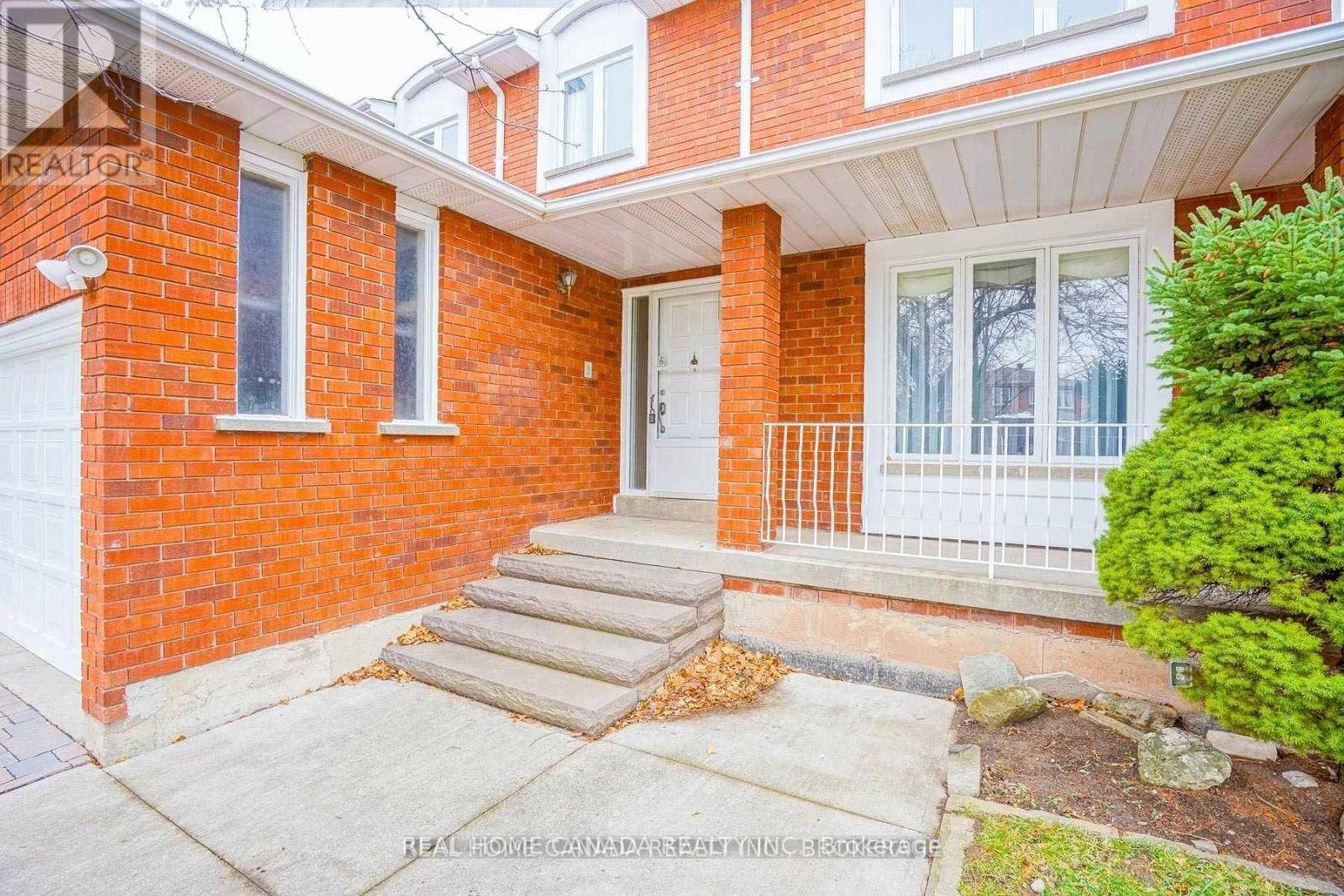 Mississauga (central Erin Mills), ON L5M3E2,2056 WINCANTON CRESCENT