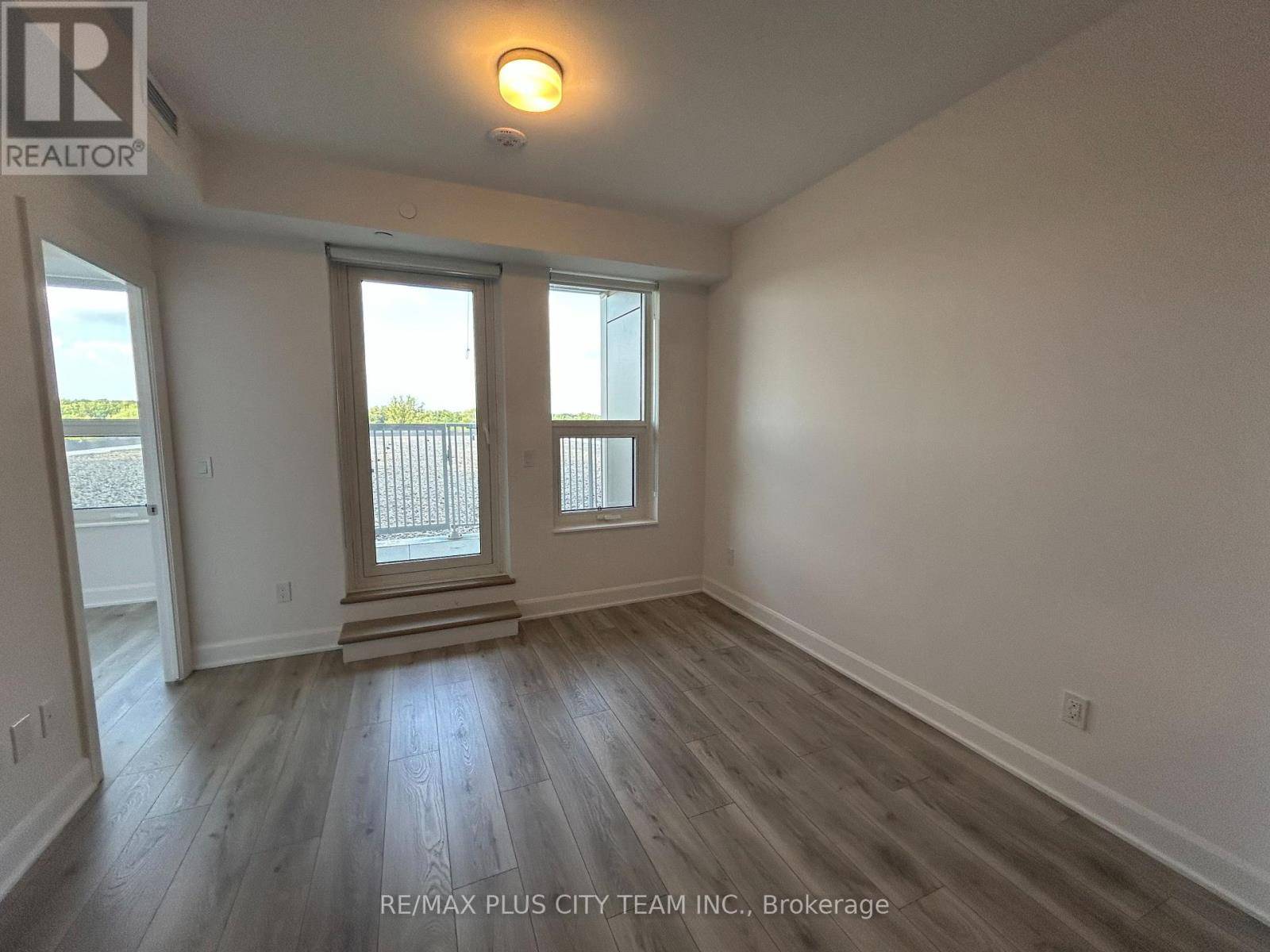 Oakville (jm Joshua Meadows), ON L6H8C8,3240 William Coltson AVE #506