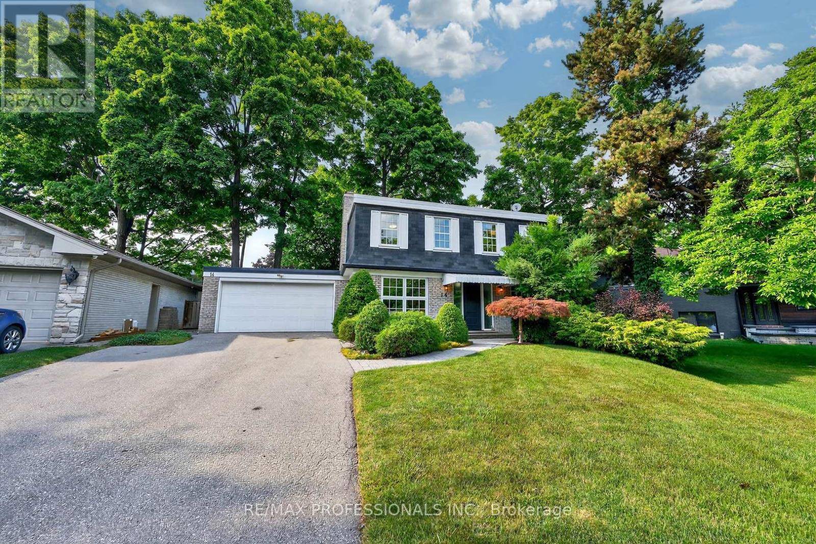 Toronto (markland Wood), ON M9C2G3,14 COSWAY COURT