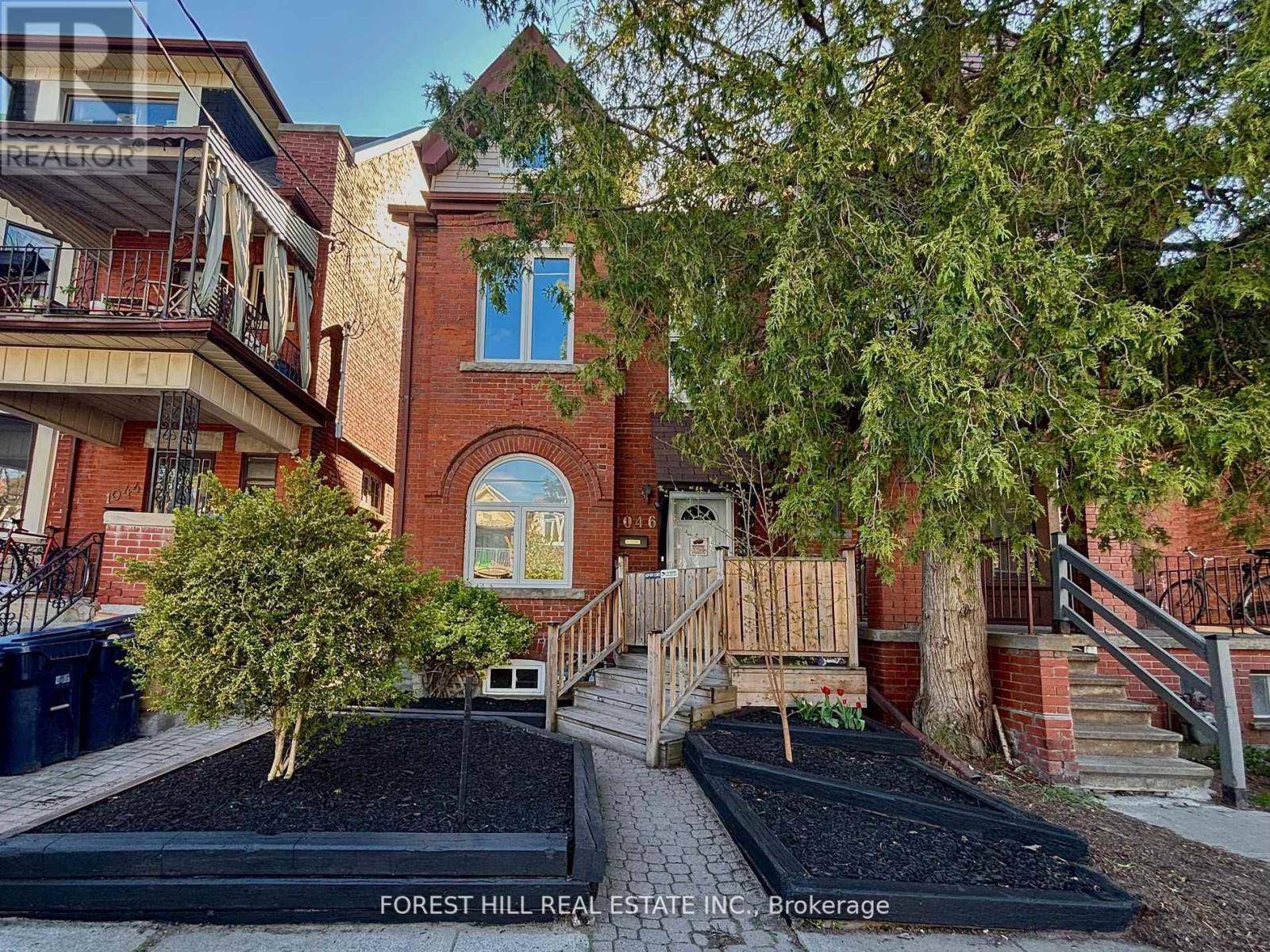 Toronto (dovercourt-wallace Emerson-junction), ON M6H2X8,1046 DOVERCOURT ROAD