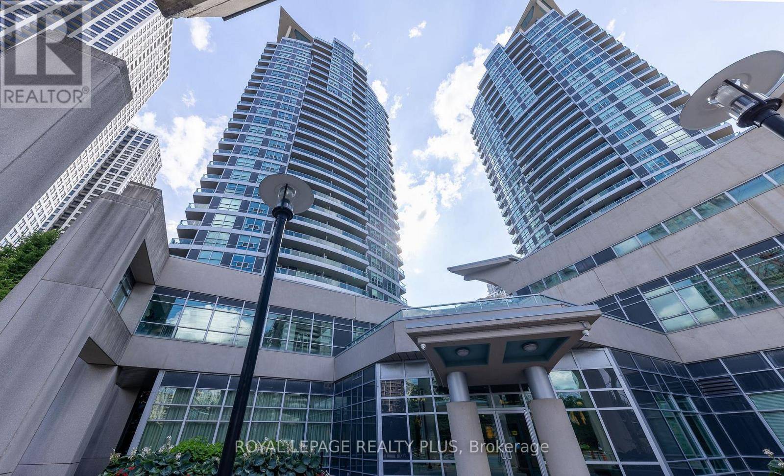 Mississauga (city Centre), ON L5B4M1,33 Elm DR #2010