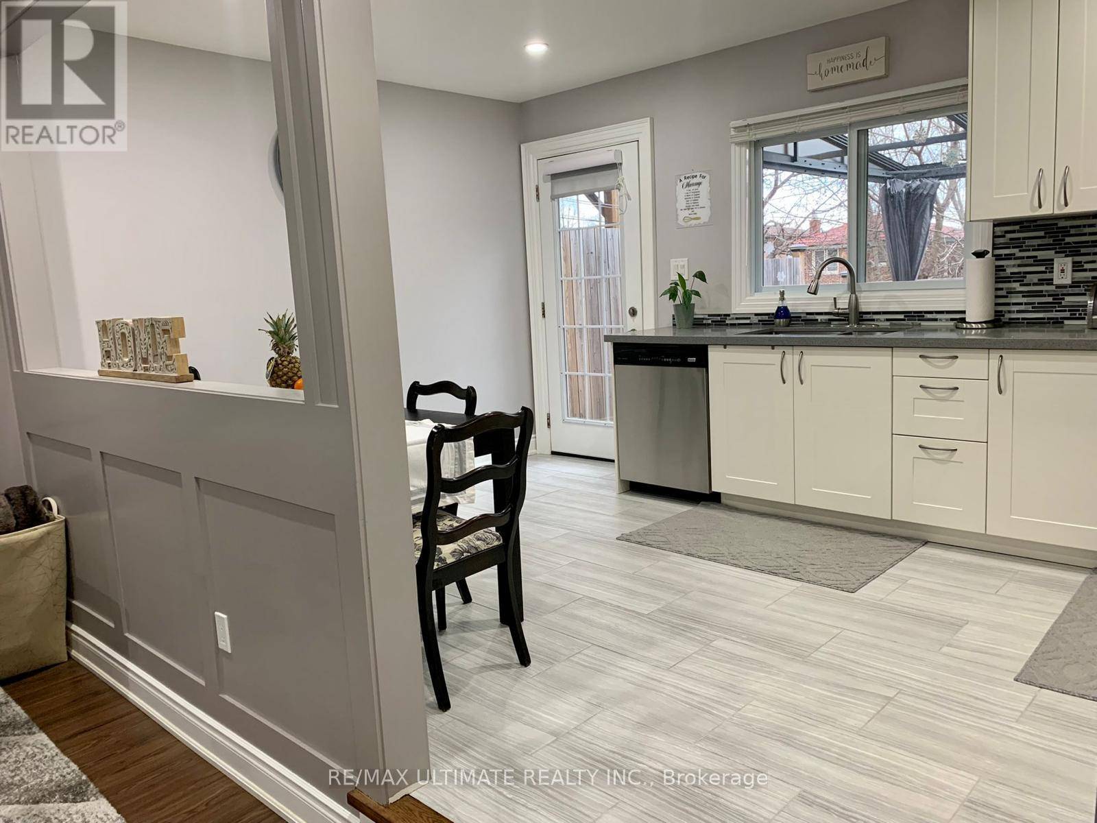 Toronto (keelesdale-eglinton West), ON M2N1C9,59 CAMERON AVENUE