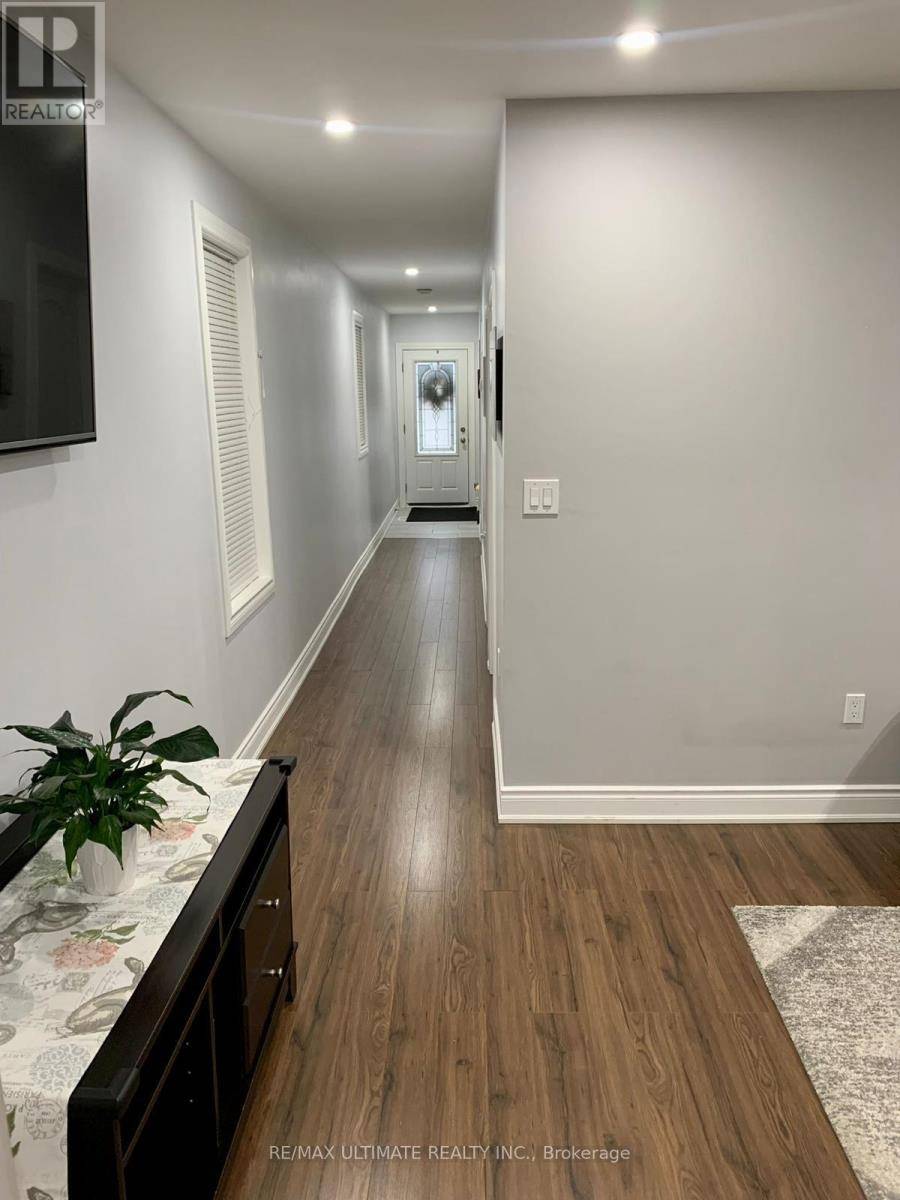 Toronto (keelesdale-eglinton West), ON M2N1C9,59 CAMERON AVENUE