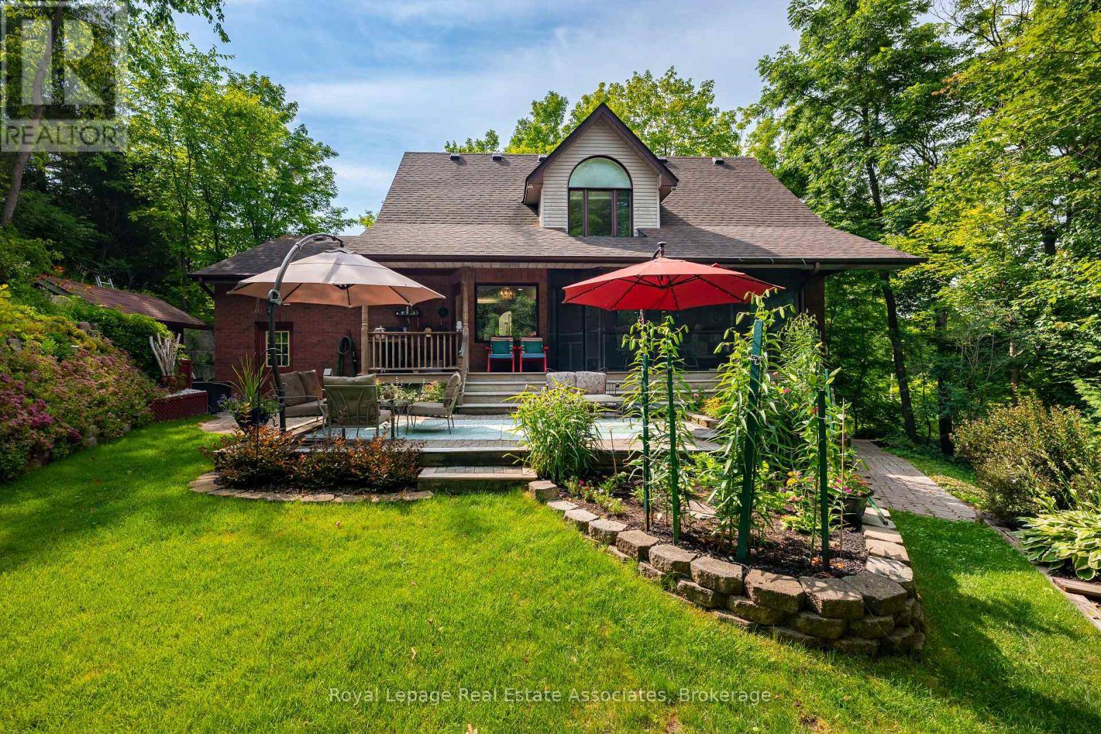 Halton Hills (glen Williams), ON L7G2X2,10 PRINCE STREET