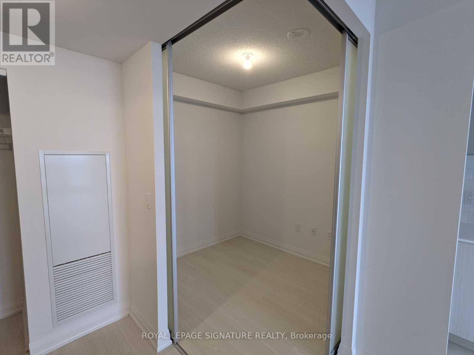 Toronto (islington-city Centre West), ON M9B0E4,30 Gibbs RD #2401