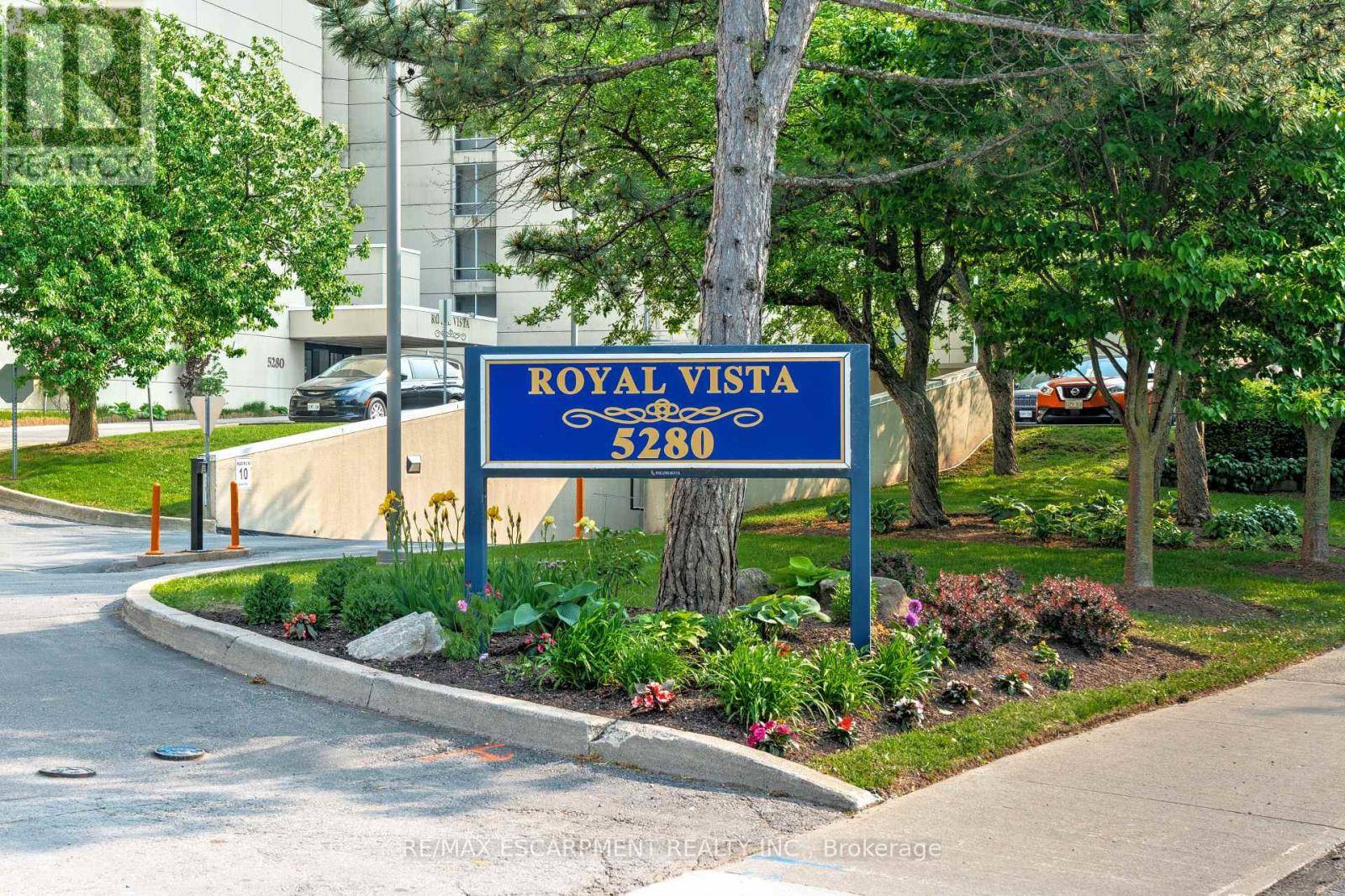 Burlington (appleby), ON L7L5R1,5280 Lakeshore RD #205