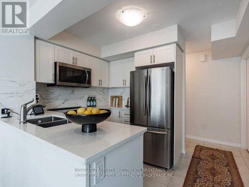 Toronto (etobicoke West Mall), ON M9C0C1,7 Applewood LN #224