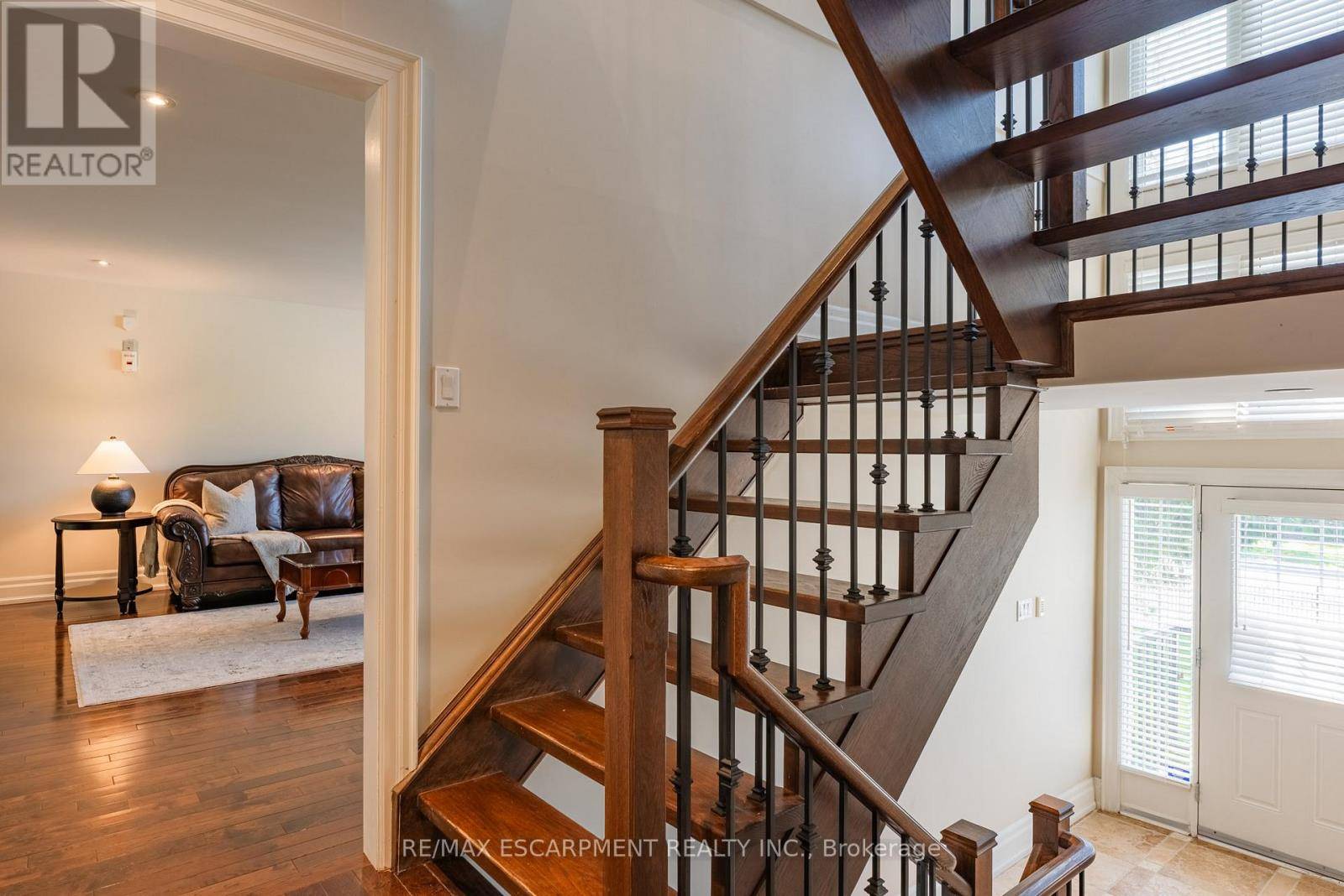 Mississauga (lorne Park), ON L5H4E8,1034 LAKESHORE ROAD W