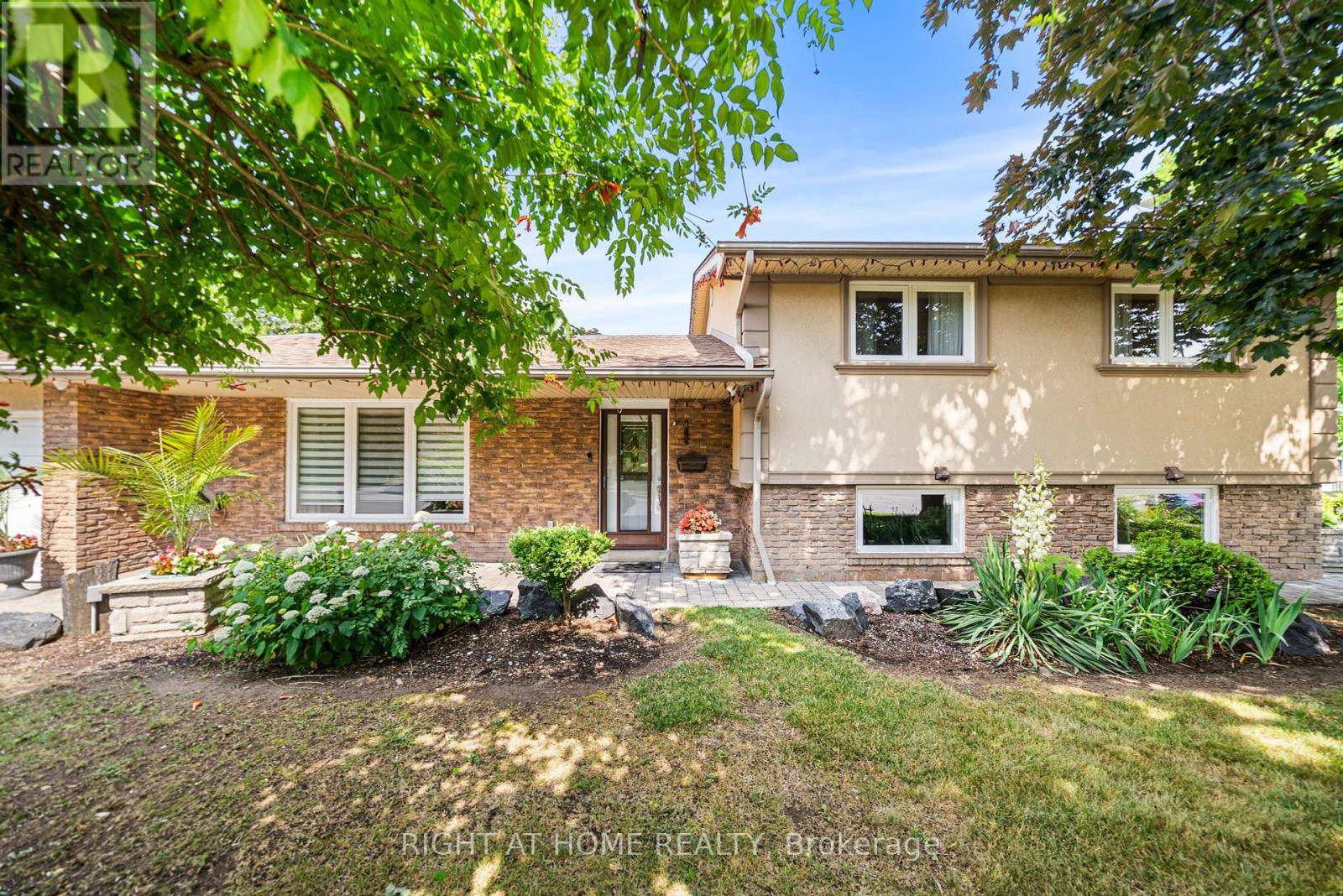 Mississauga (applewood), ON L4Y2N3,1045 BLOOR STREET