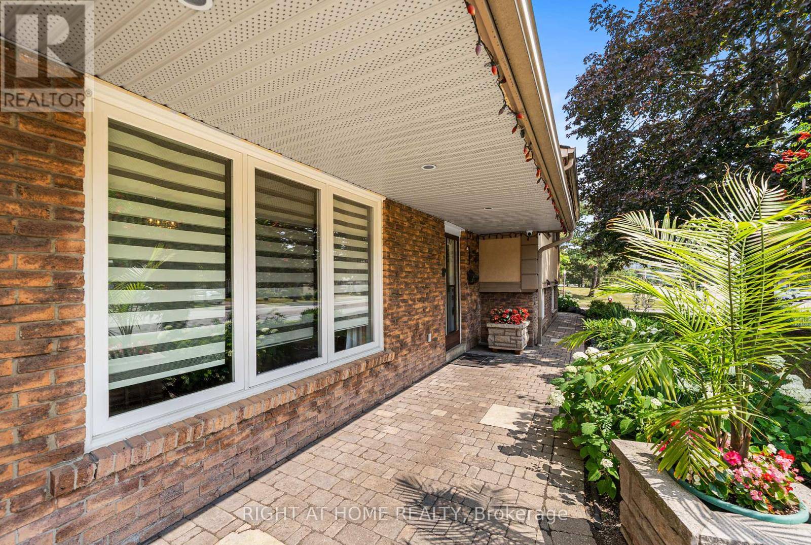 Mississauga (applewood), ON L4Y2N3,1045 BLOOR STREET