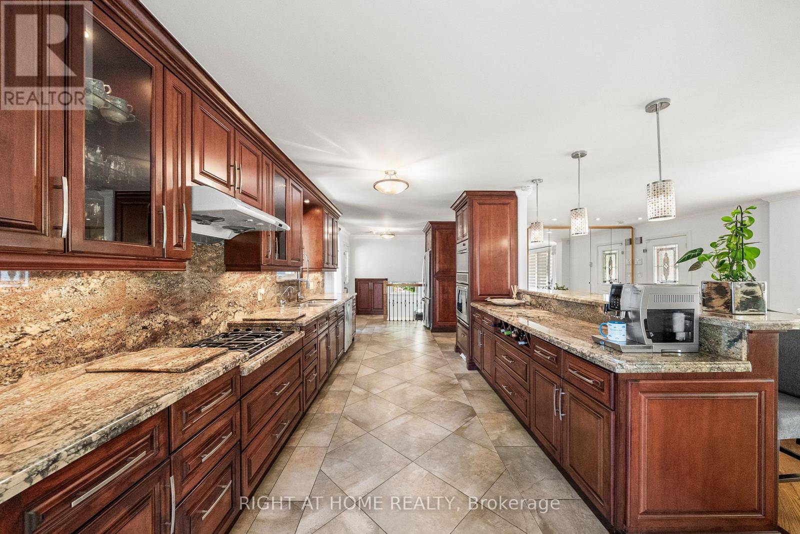 Mississauga (applewood), ON L4Y2N3,1045 BLOOR STREET