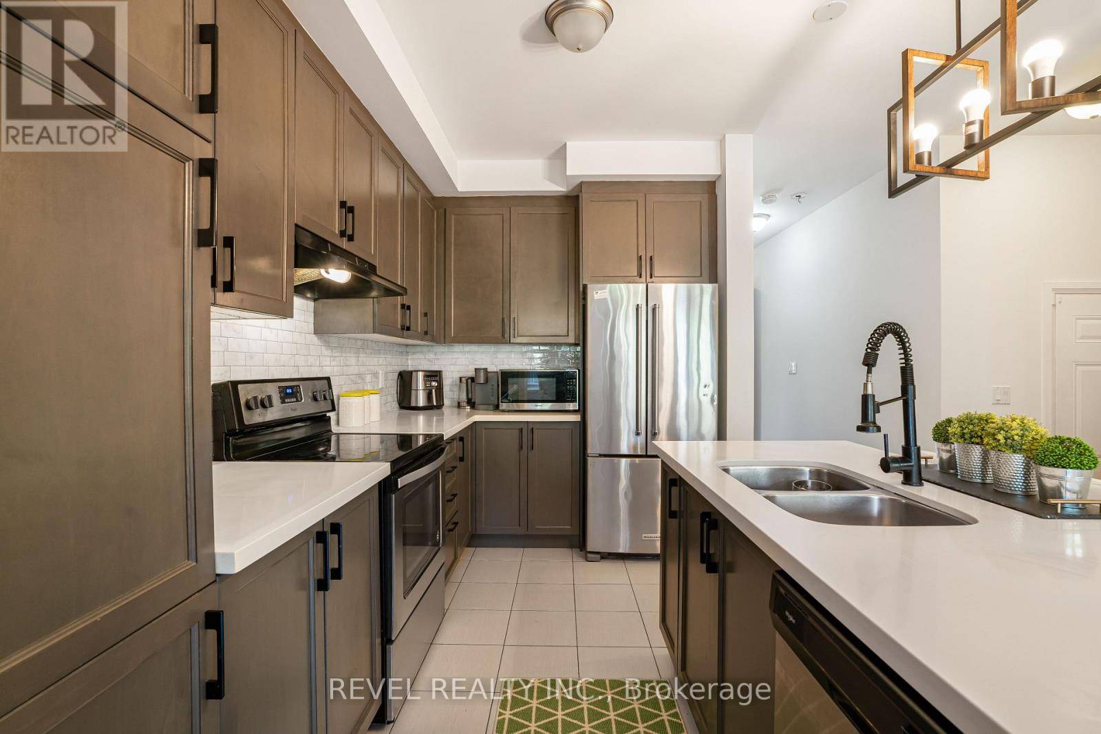 Brampton (bram West), ON L6Y6G8,11 OLIANA WAY