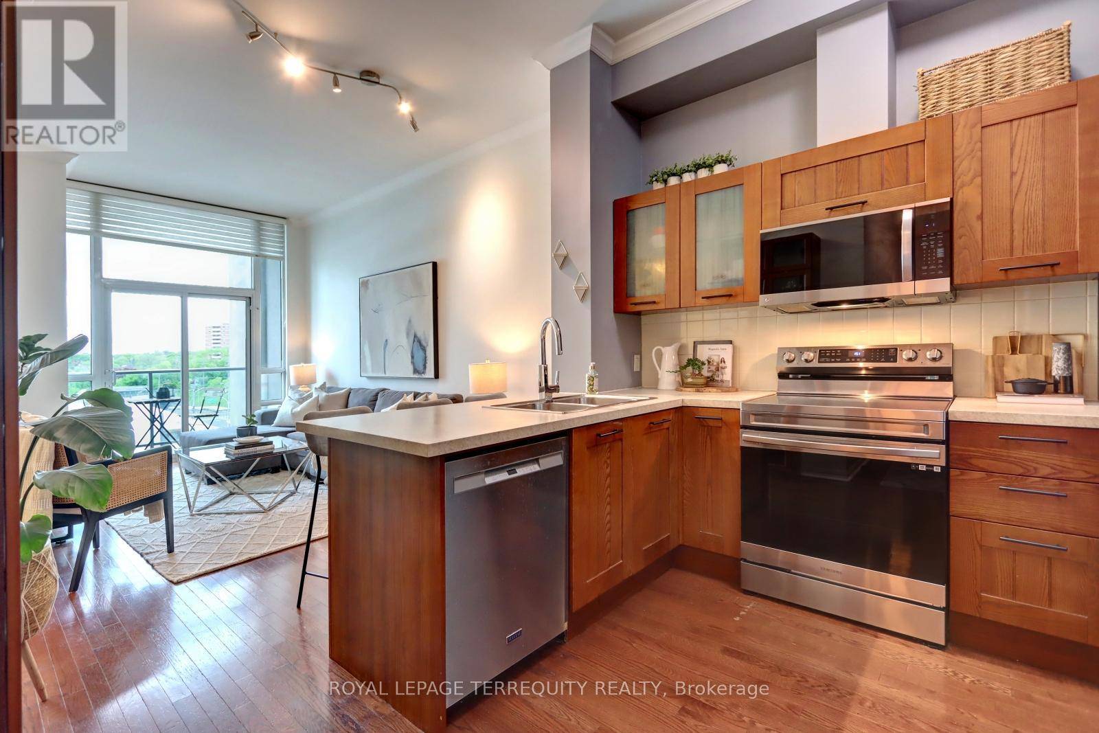 Toronto (islington-city Centre West), ON M8X1G3,3391 Bloor ST West #514