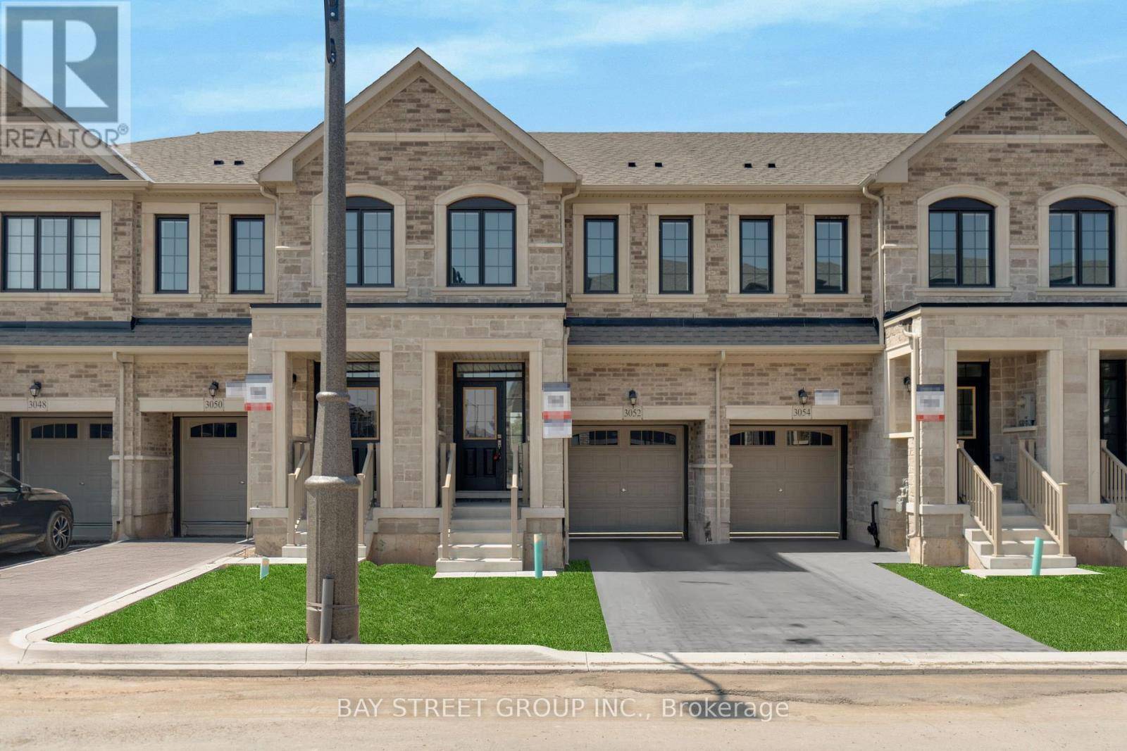 Oakville (jm Joshua Meadows), ON L6H8B7,3052 ROBERT LAMB BOULEVARD
