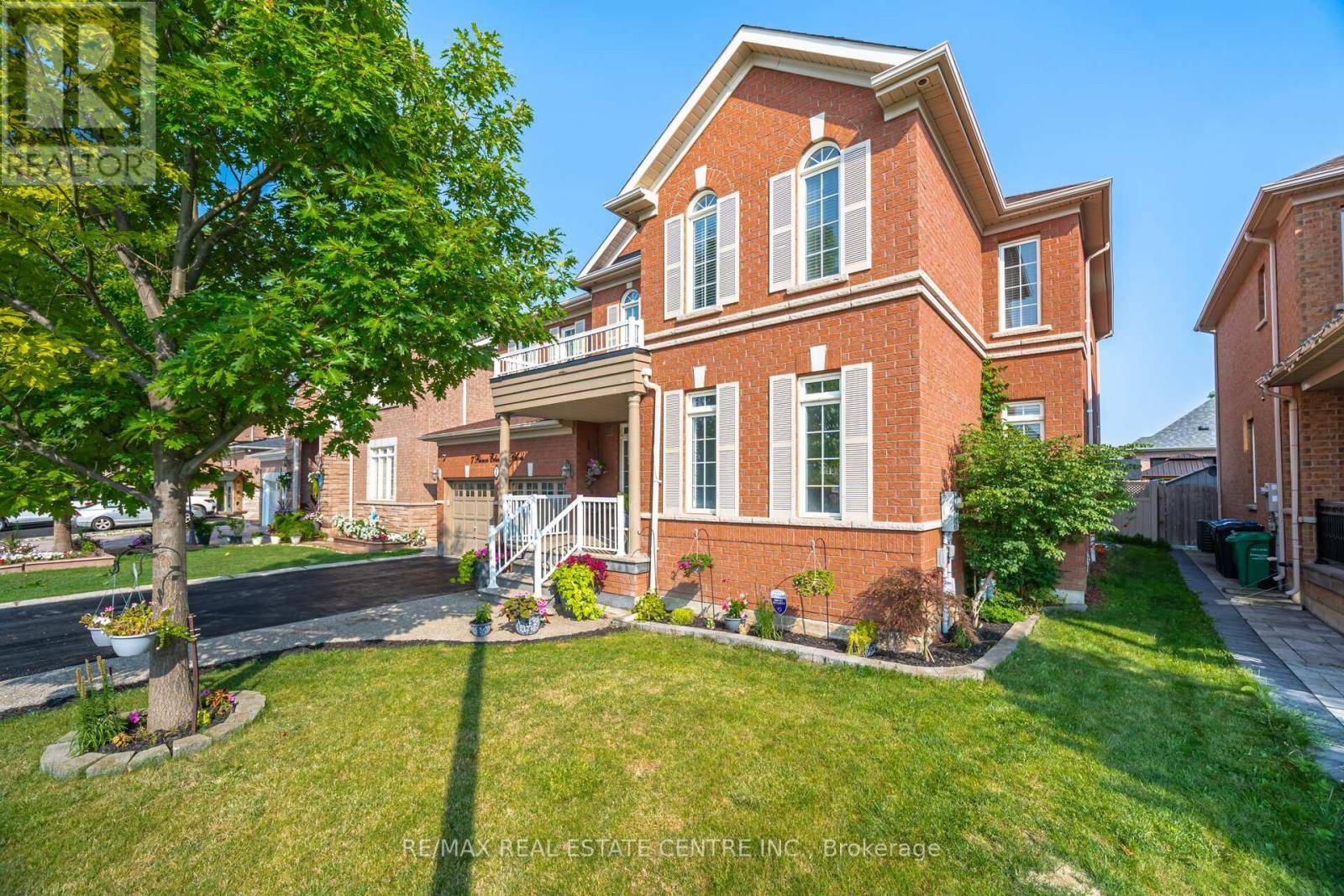 Brampton (bram East), ON L6P2E1,7 PRINCE EDWARD BOULEVARD