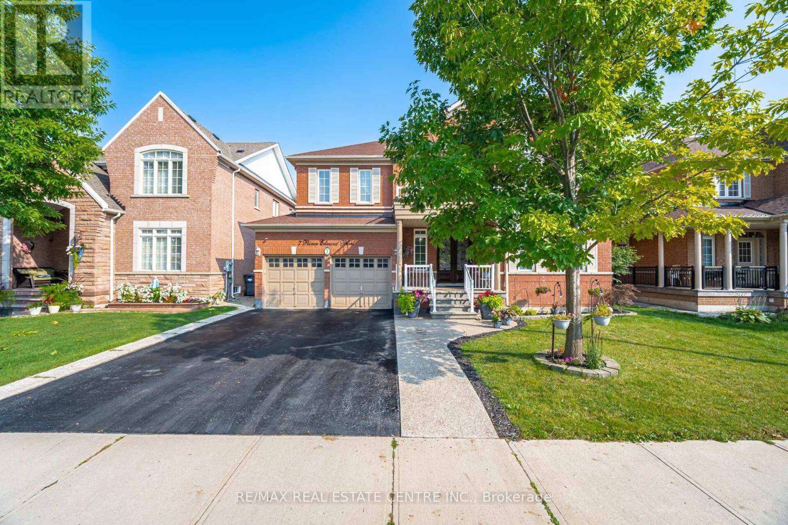 Brampton (bram East), ON L6P2E1,7 PRINCE EDWARD BOULEVARD