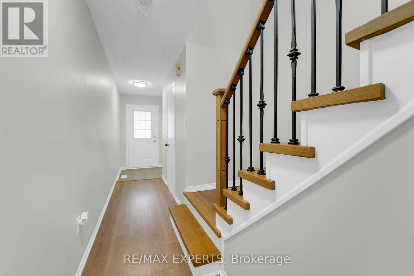 Mississauga (streetsville), ON L5M7Z6,86 JOYMAR DRIVE