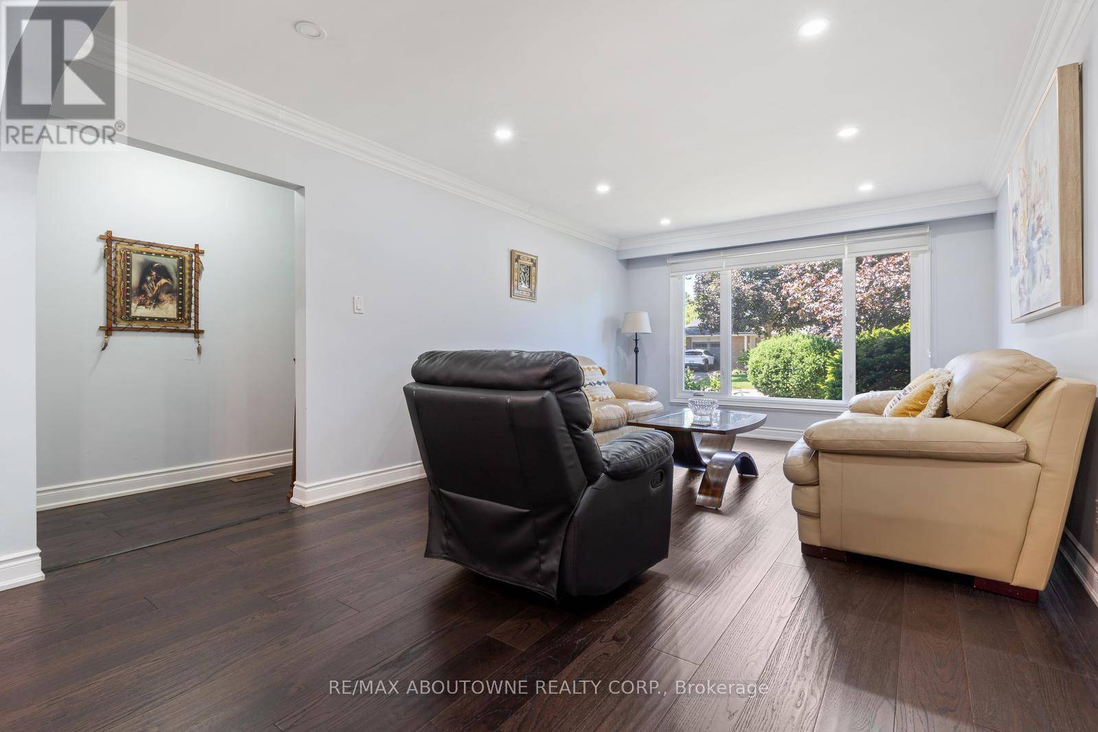 Brampton (brampton East), ON L6W1C2,15 LOCKTON CRESCENT