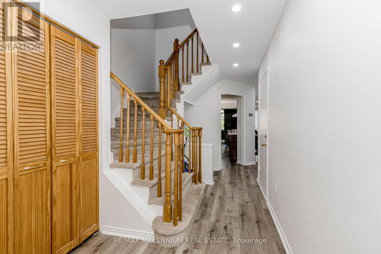 Mississauga (central Erin Mills), ON L5M4X7,4605 Donegal DR #28