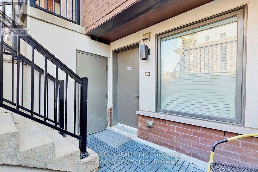 Toronto (downsview-roding-cfb), ON M3K0B5,169 William Duncan RD #5