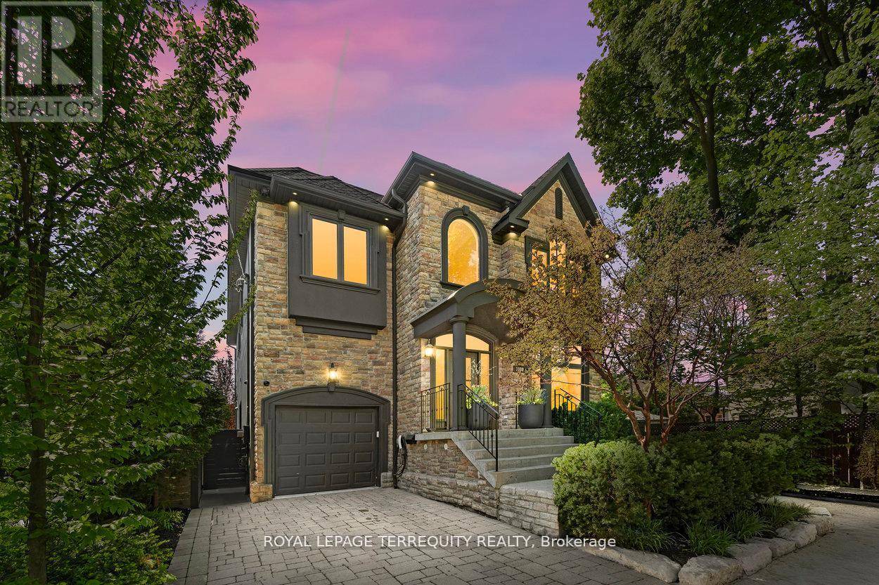 Toronto (kingsway South), ON M8X2G7,1080 ROYAL YORK ROAD