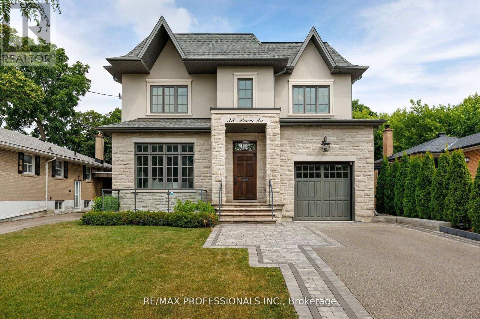Toronto (islington-city Centre West), ON M9B1X8,38 LORENE DRIVE