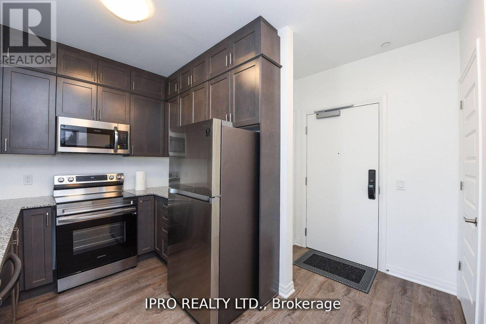 Oakville (go Glenorchy), ON L6M5N4,95 Dundas ST #004