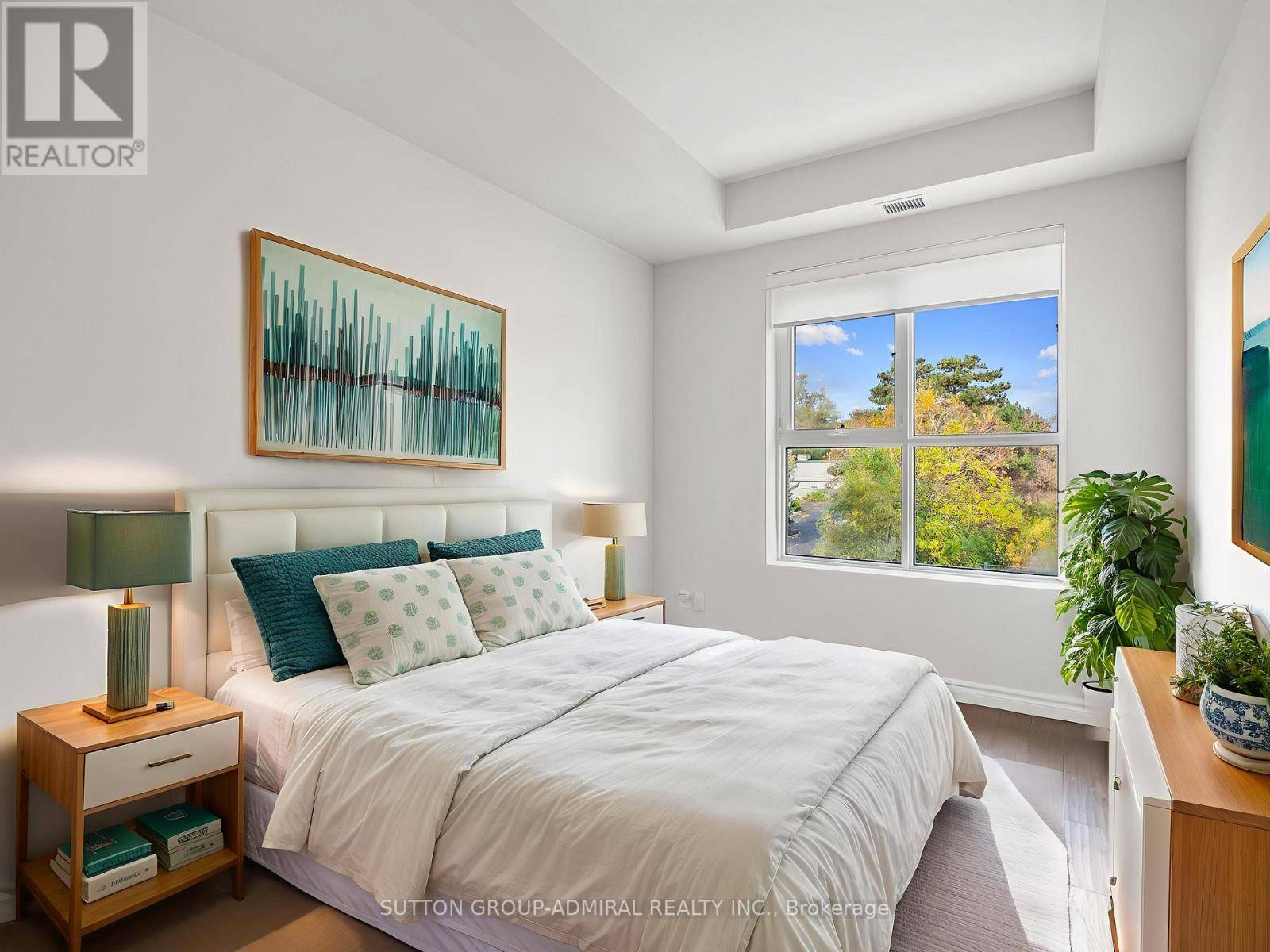 Burlington (lasalle), ON L7T0B9,34 Plains RD East #204