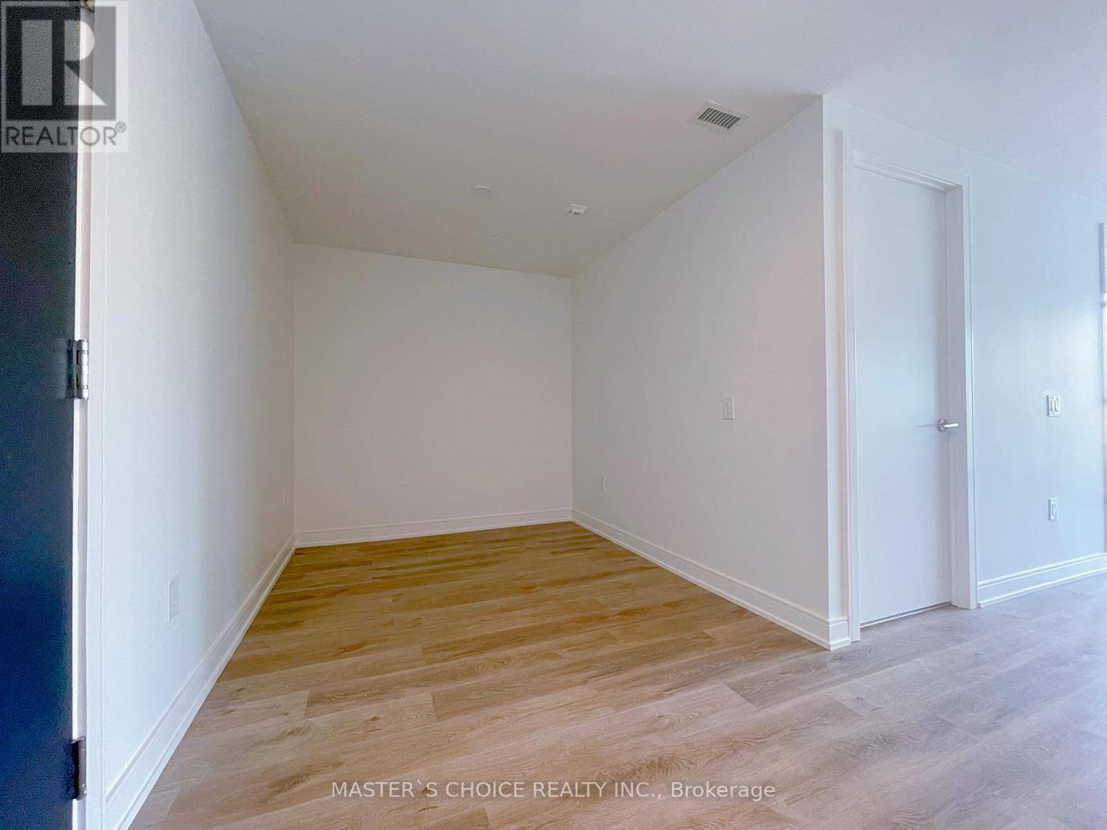 Mississauga (cooksville), ON L5B1H7,3009 Novar RD #317