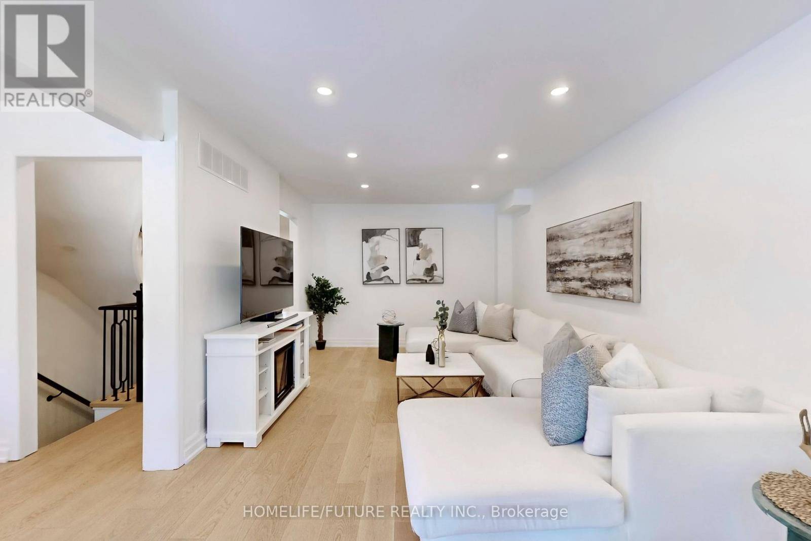 Mississauga (erin Mills), ON L5L4S3,3273 HUXLEY DRIVE
