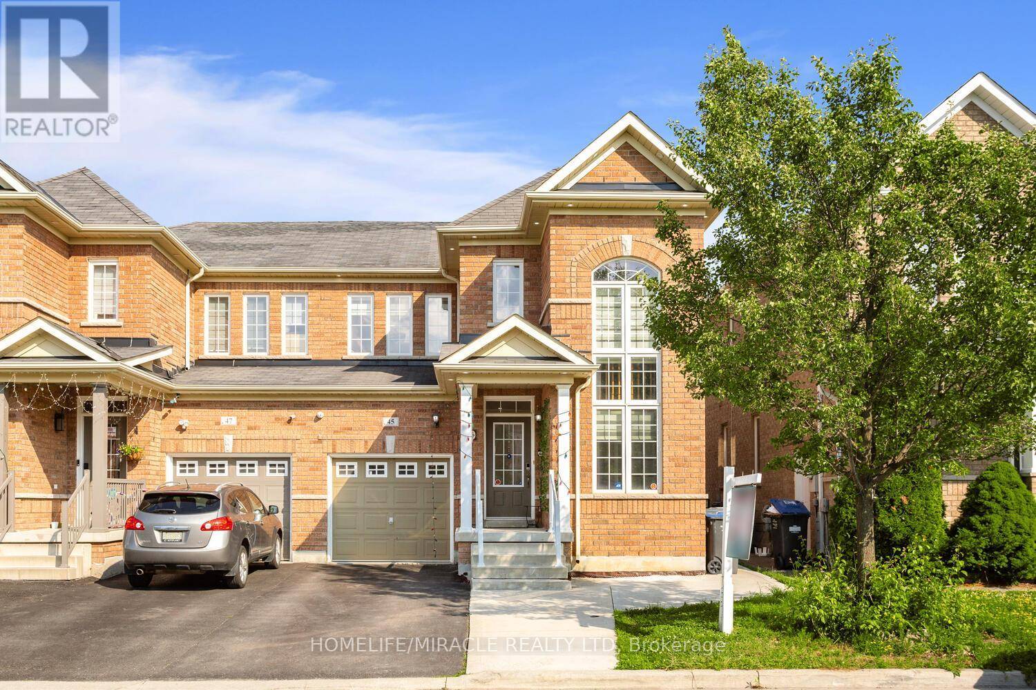 Brampton (northwest Sandalwood Parkway), ON L7A0M1,45 BOUNDBROOK DRIVE