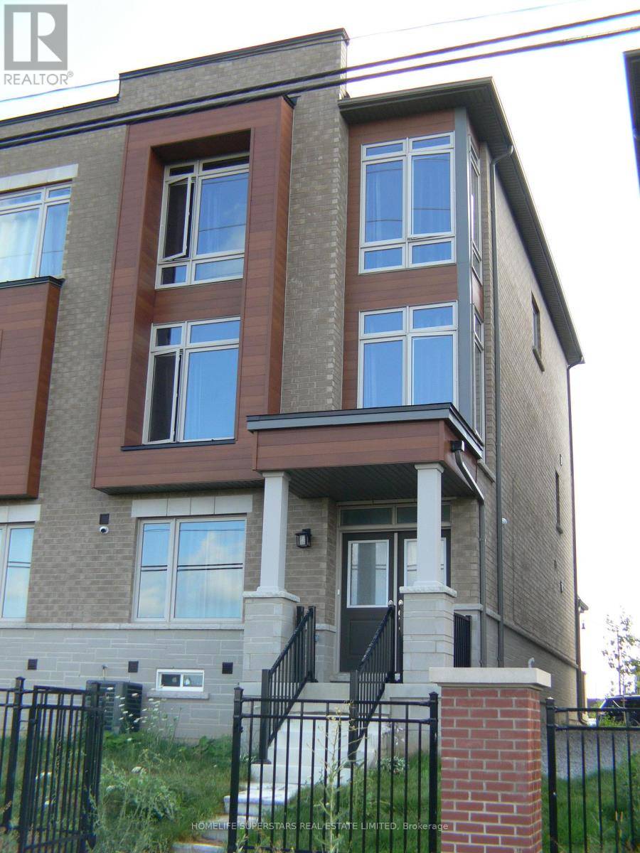 Brampton (northwest Brampton), ON L7A5H7,95 DONALD FICHT CRESCENT
