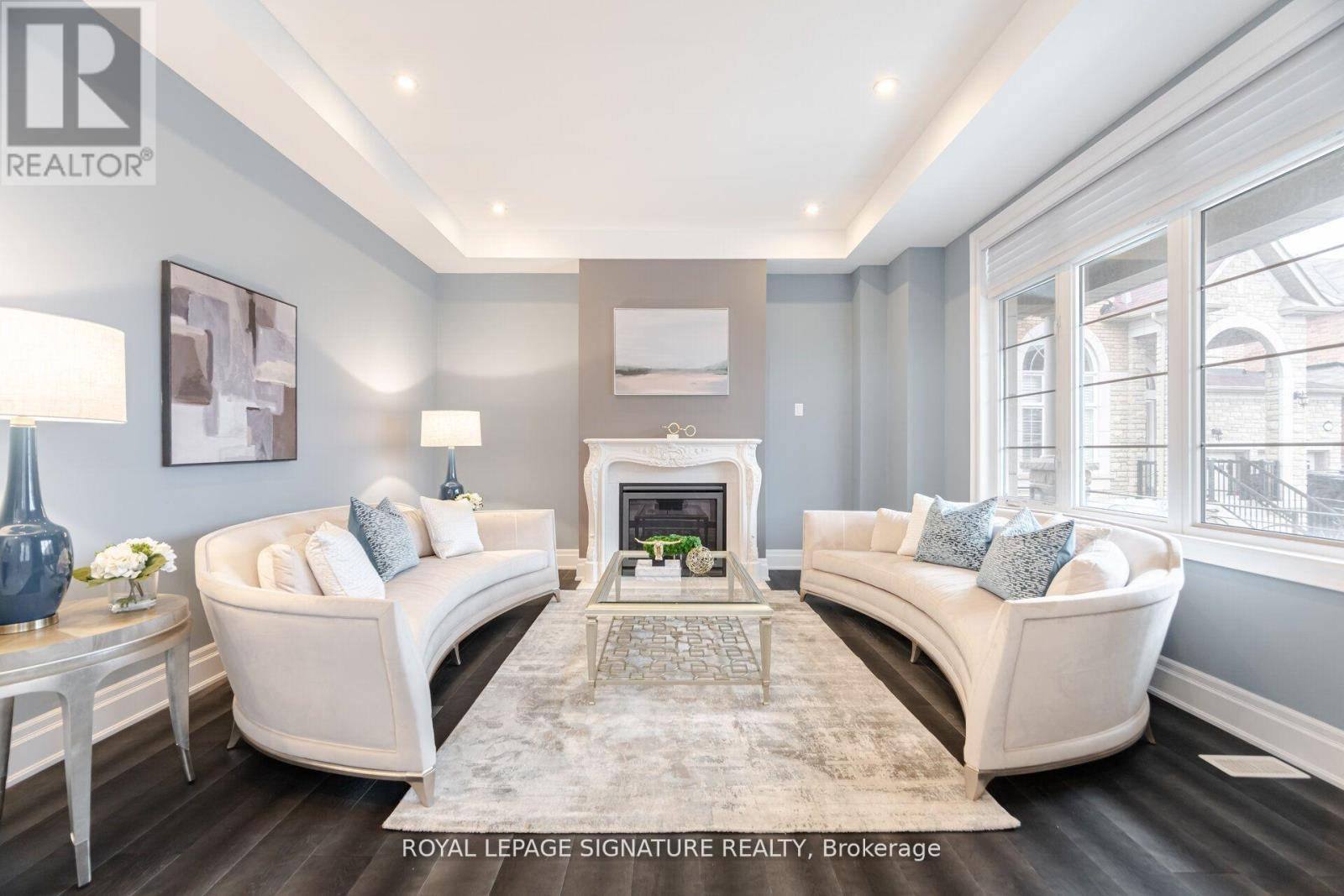 Oakville (go Glenorchy), ON L6M0Y7,404 ELLEN DAVIDSON DRIVE
